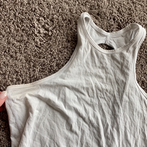 Lululemon Trapeze tank size 4 - Picture 2 of 5